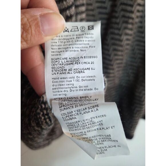 Max Mara Grey & Black Trim Chevron Print Alpaca/Wool Faux Wrap Sweater Large - Picture 8 of 8